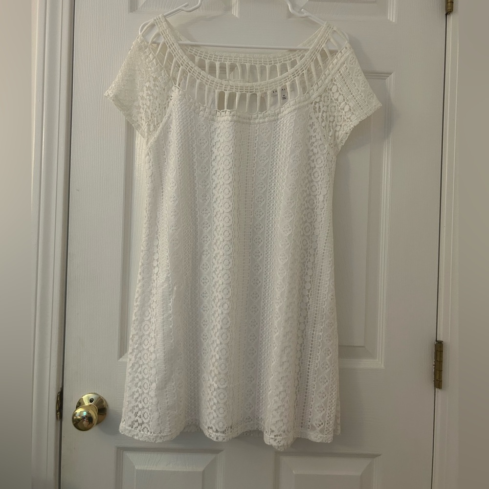 Socialite white dress size medium